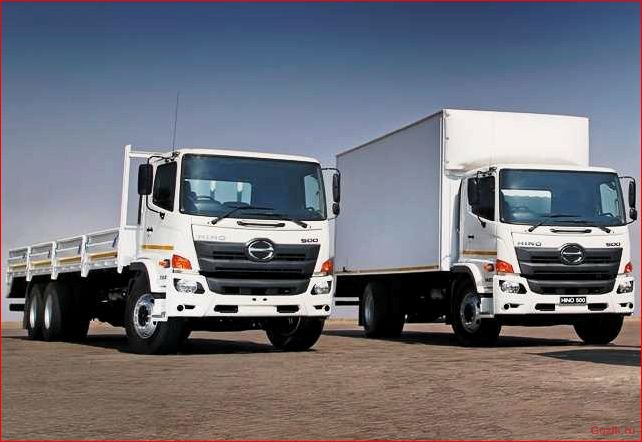 скрывается, капотом, hino