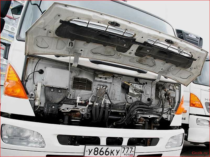 скрывается, капотом, hino